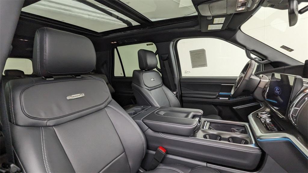 new 2025 Ford Expedition Max car, priced at $87,995