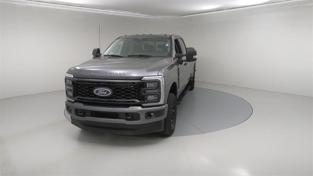 new 2024 Ford F-350 car, priced at $64,330