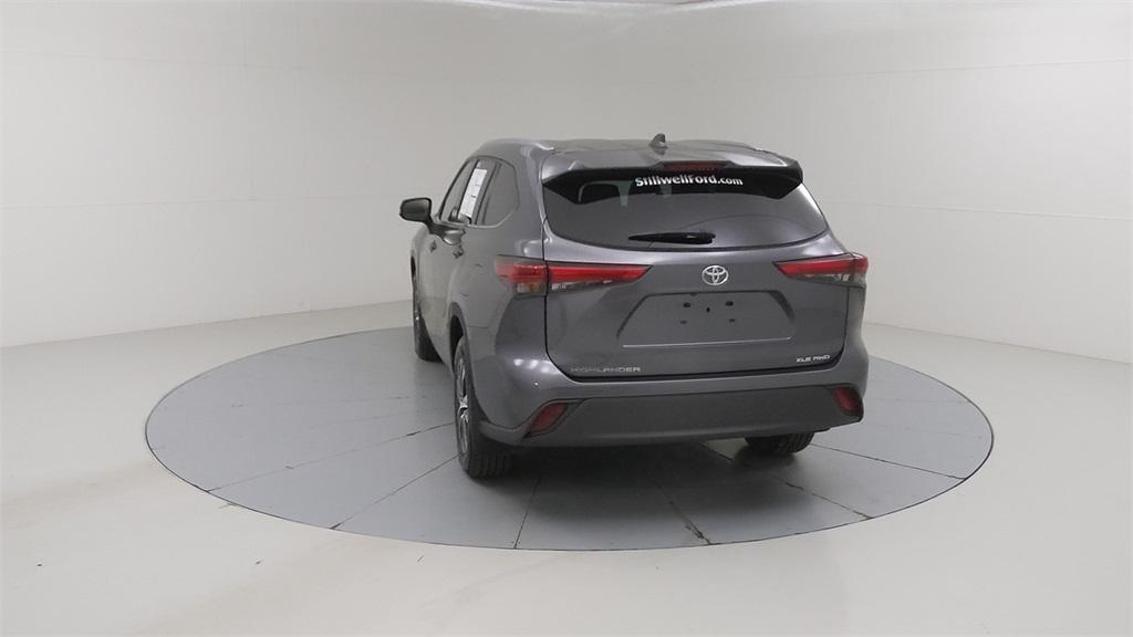 used 2021 Toyota Highlander car, priced at $26,981