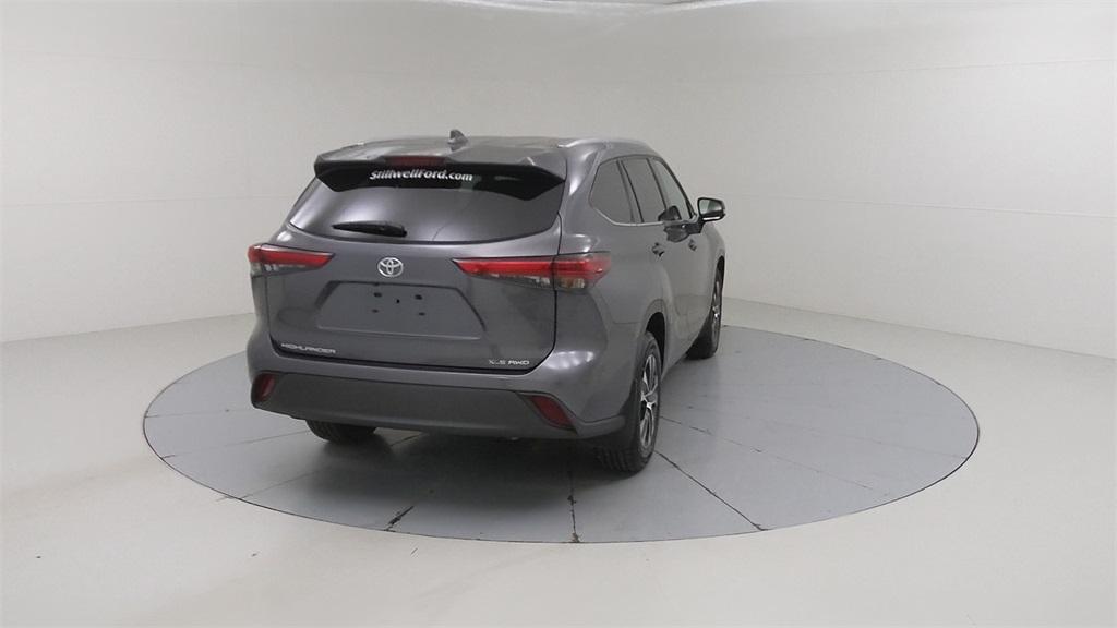 used 2021 Toyota Highlander car, priced at $26,981