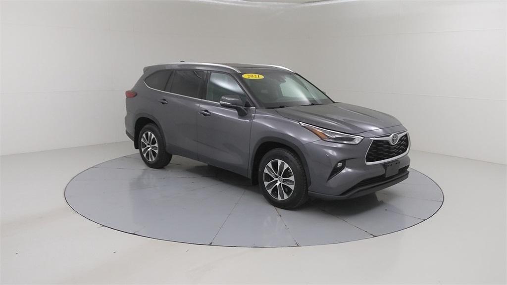 used 2021 Toyota Highlander car, priced at $26,981