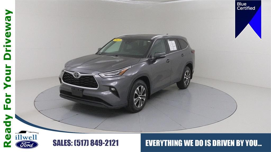 used 2021 Toyota Highlander car, priced at $26,981