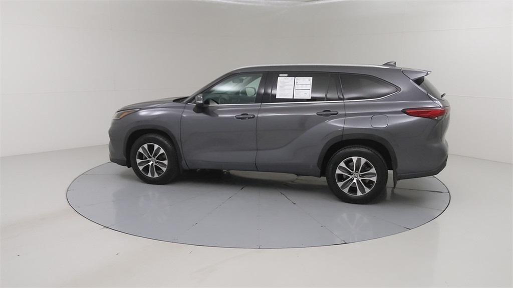 used 2021 Toyota Highlander car, priced at $26,981