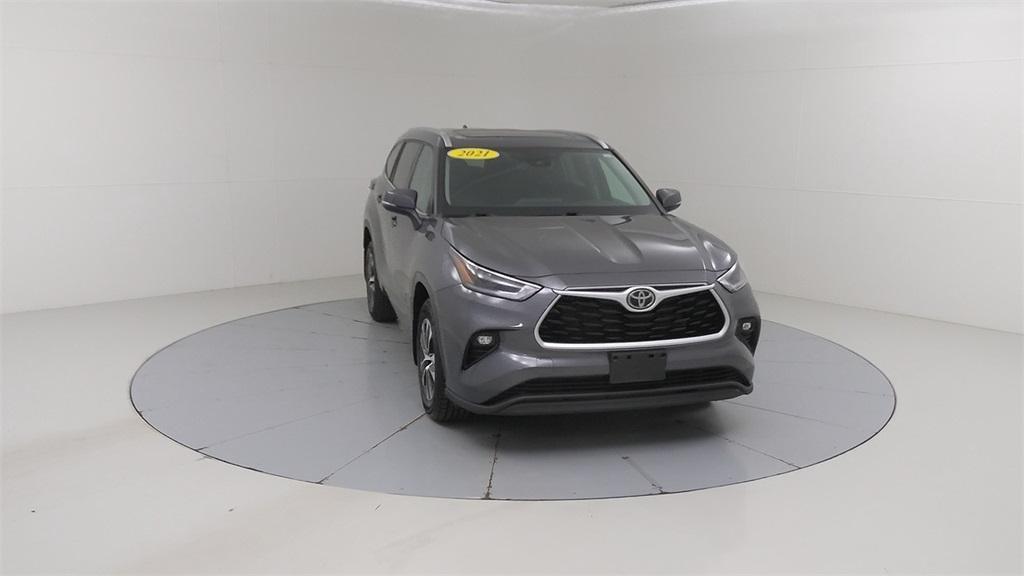 used 2021 Toyota Highlander car, priced at $26,981