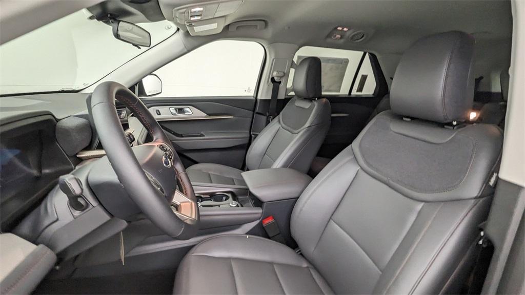 new 2025 Ford Explorer car, priced at $49,905