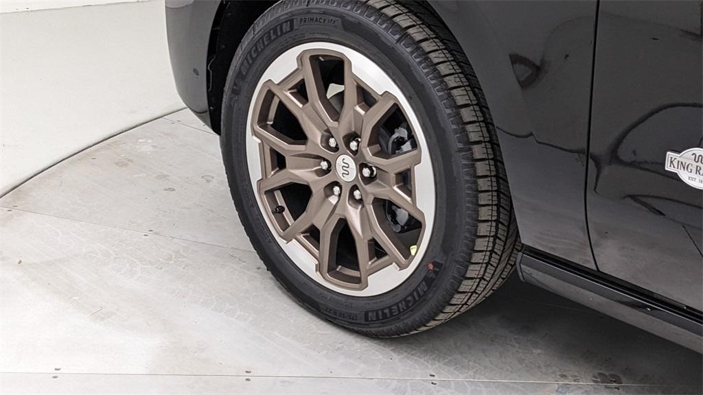 new 2025 Ford Expedition car, priced at $86,855