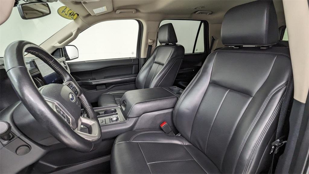used 2024 Ford Expedition car, priced at $43,685
