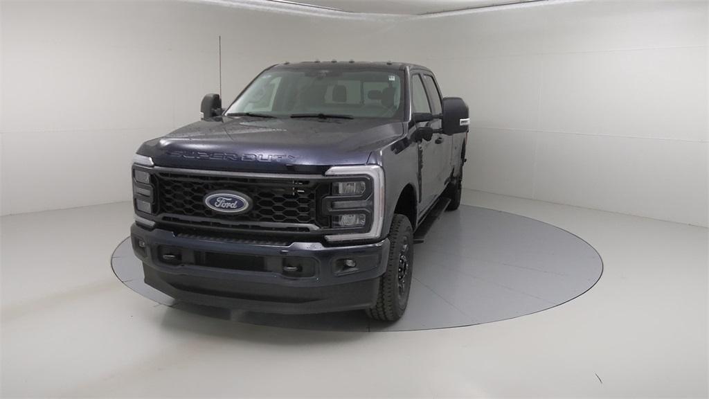 new 2024 Ford F-250 car, priced at $61,400