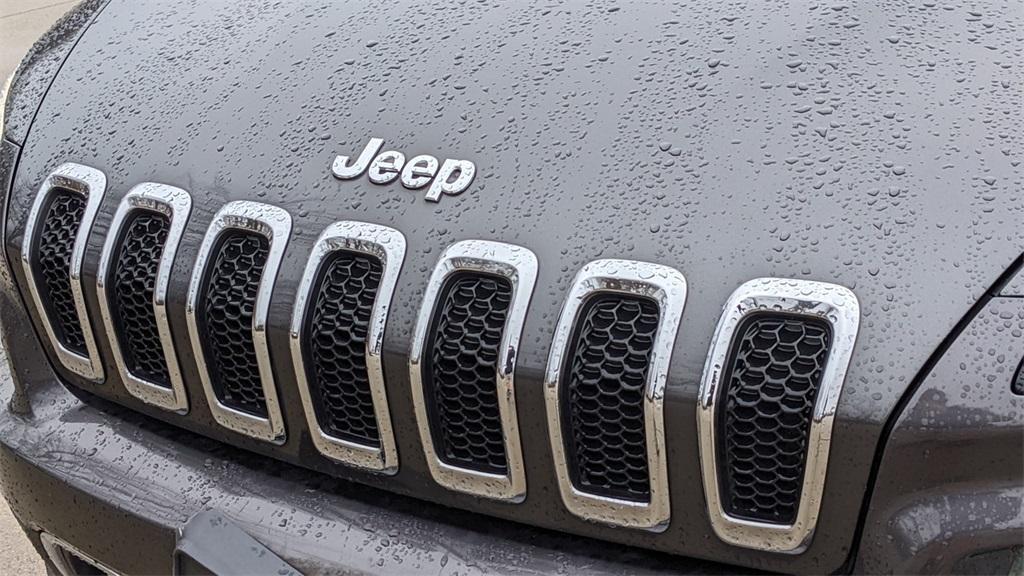 used 2015 Jeep Cherokee car, priced at $13,931