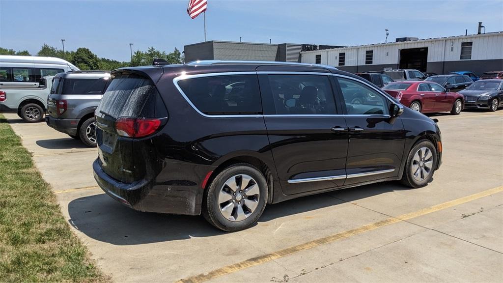 used 2018 Chrysler Pacifica Hybrid car, priced at $17,311