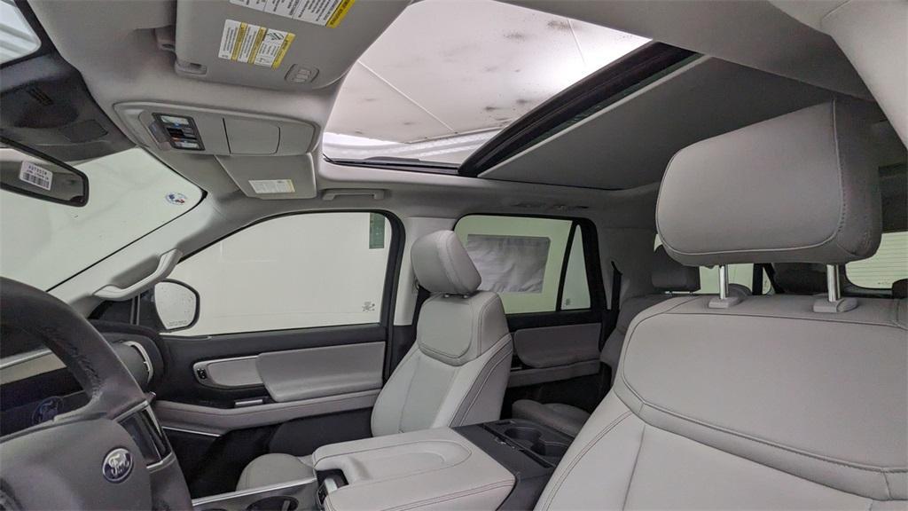 new 2025 Ford Expedition Max car, priced at $76,100