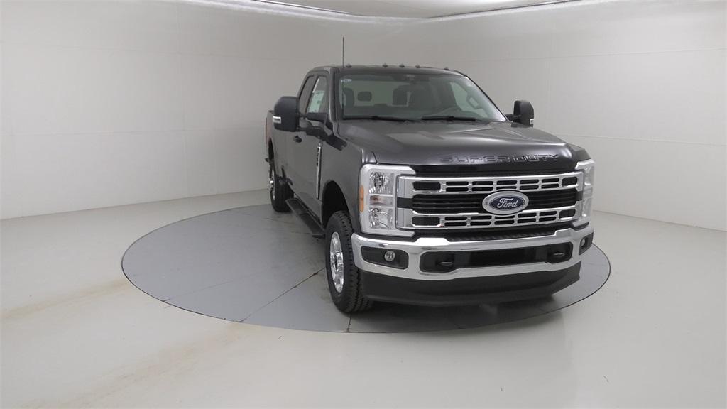new 2025 Ford F-250 car, priced at $60,325