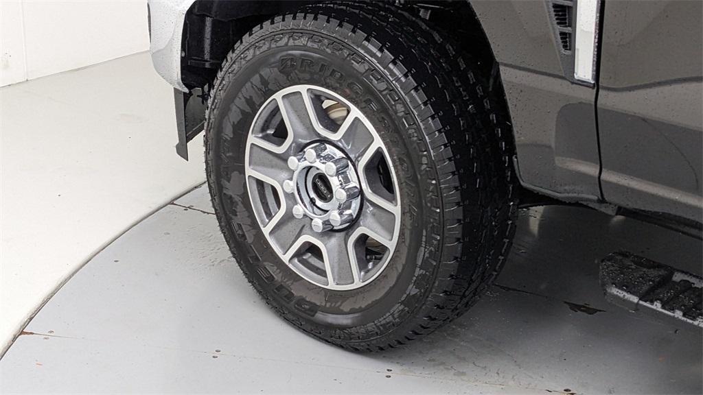 new 2025 Ford F-250 car, priced at $57,940