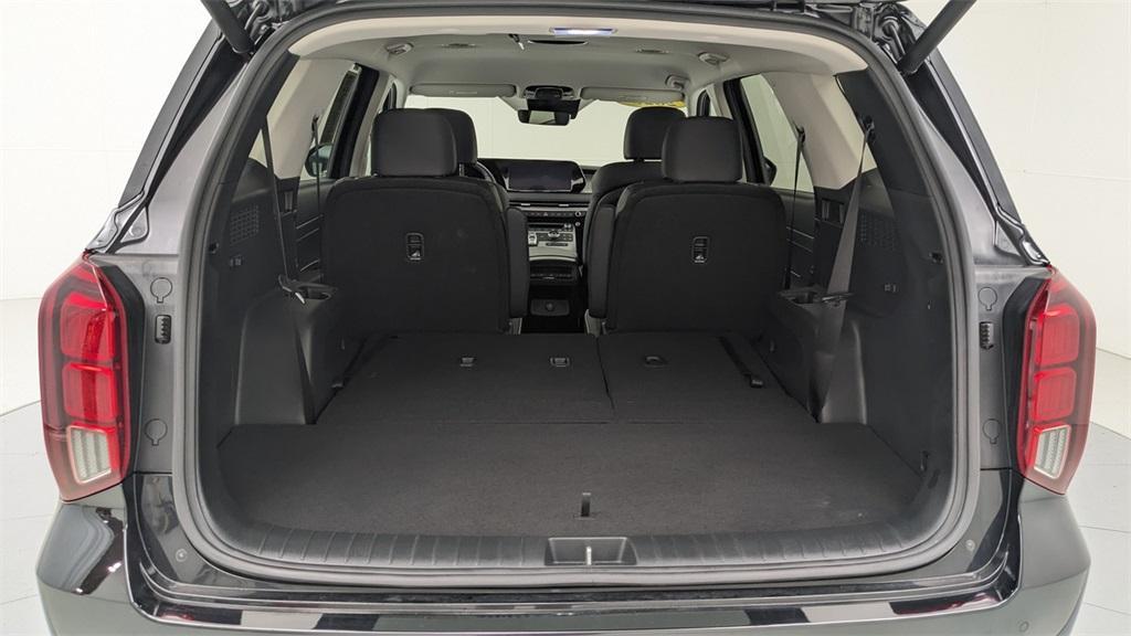 used 2025 Hyundai Palisade car, priced at $39,889