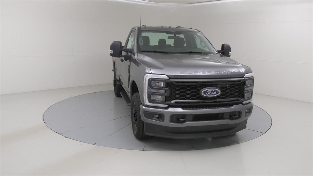 new 2025 Ford F-350 car, priced at $58,295