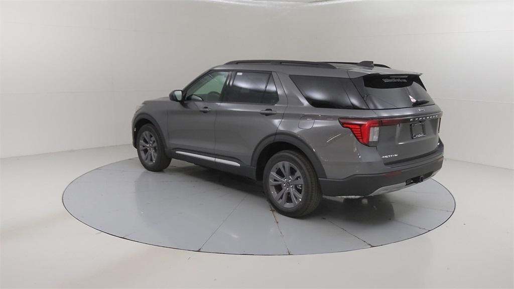 new 2025 Ford Explorer car, priced at $48,660