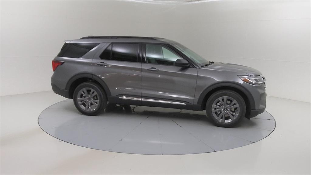 new 2025 Ford Explorer car, priced at $48,660
