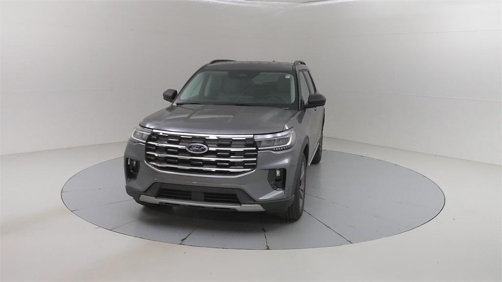 new 2025 Ford Explorer car, priced at $48,660