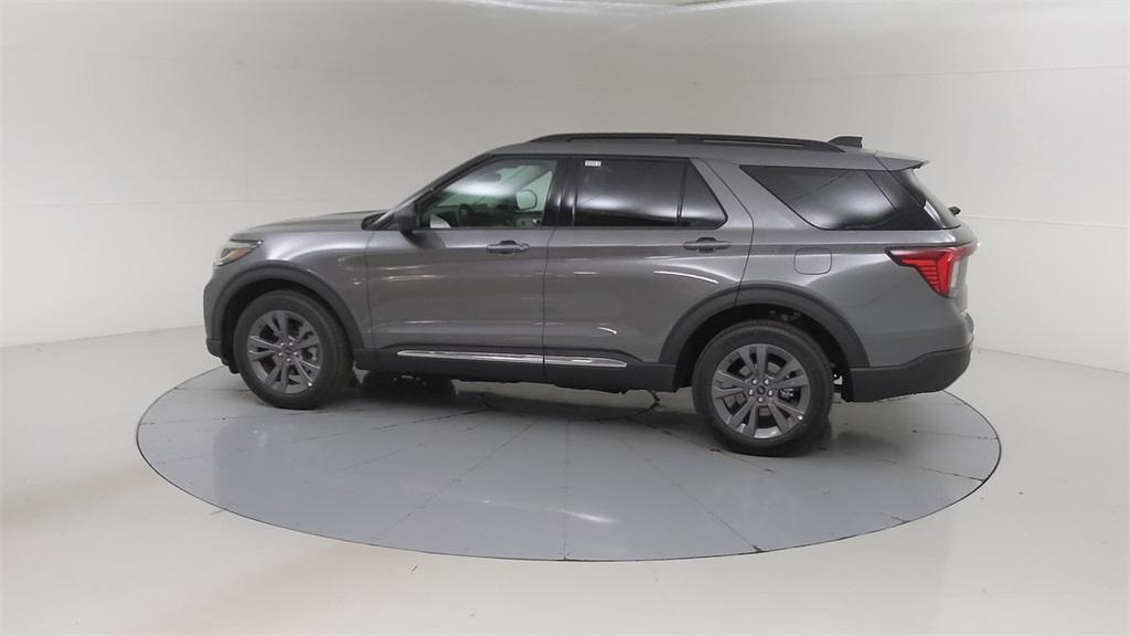new 2025 Ford Explorer car, priced at $48,660