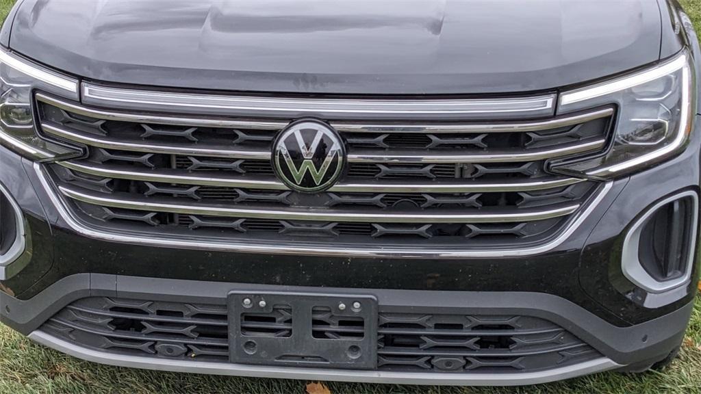 used 2024 Volkswagen Atlas car, priced at $35,351