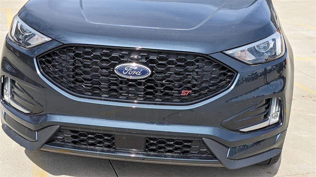 used 2024 Ford Edge car, priced at $36,038