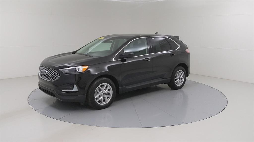 used 2024 Ford Edge car, priced at $30,759