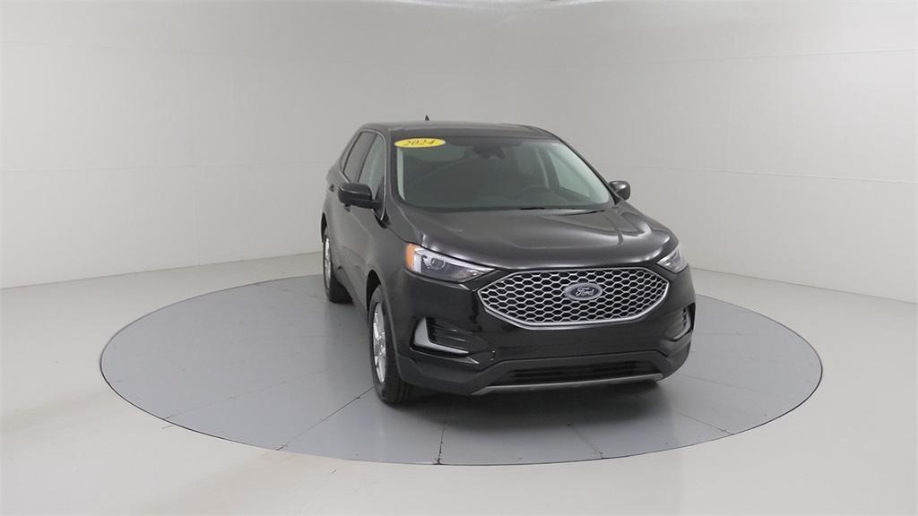 used 2024 Ford Edge car, priced at $30,759