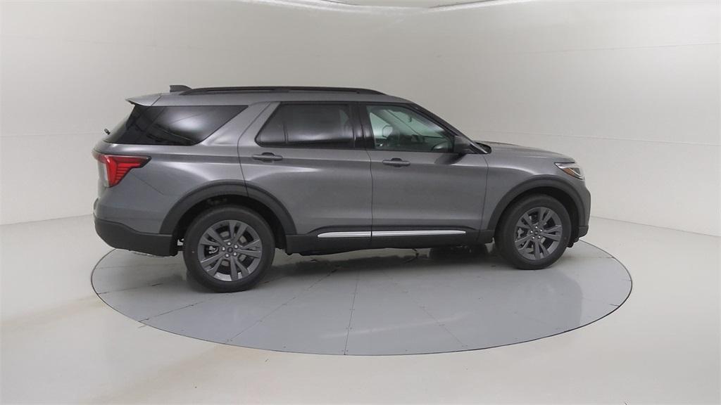 new 2025 Ford Explorer car, priced at $49,960