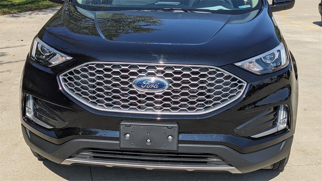 used 2024 Ford Edge car, priced at $29,146