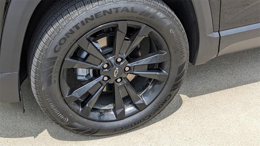 used 2025 Chevrolet Equinox car, priced at $35,628