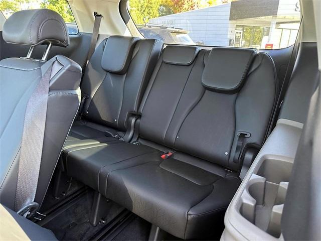 used 2025 Kia Carnival car, priced at $42,288