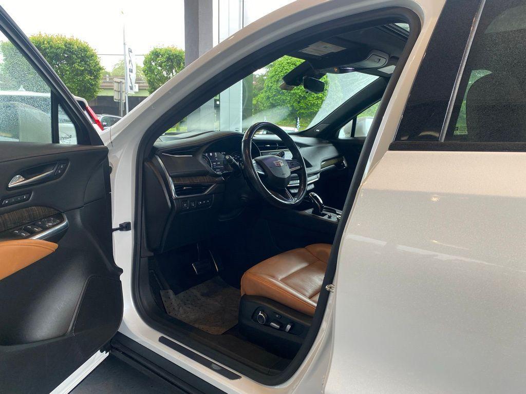 used 2021 Cadillac XT4 car, priced at $25,646