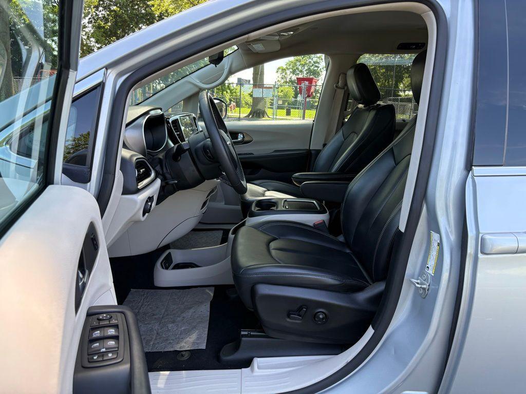 used 2023 Chrysler Pacifica car, priced at $21,458