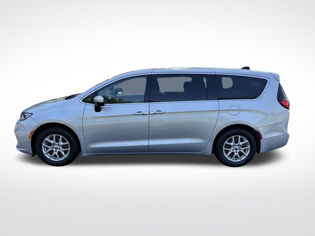 used 2023 Chrysler Pacifica car, priced at $21,458