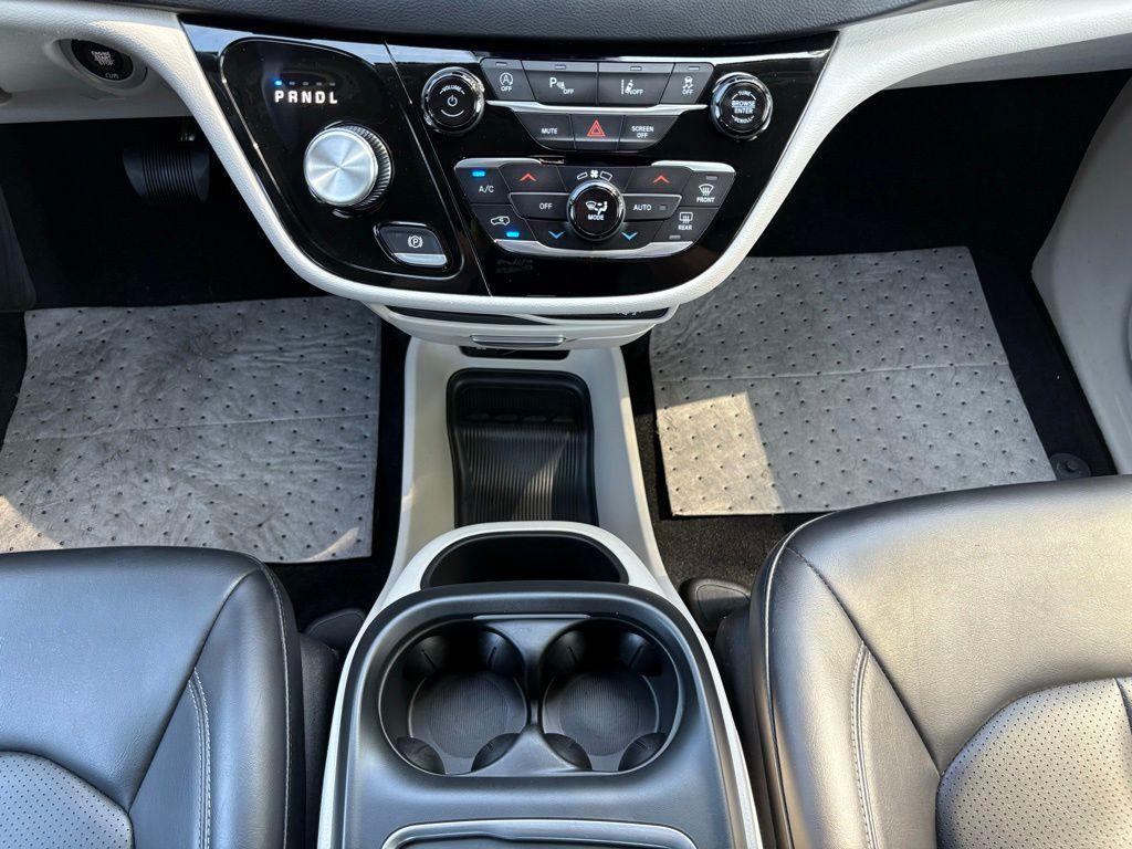 used 2023 Chrysler Pacifica car, priced at $21,458