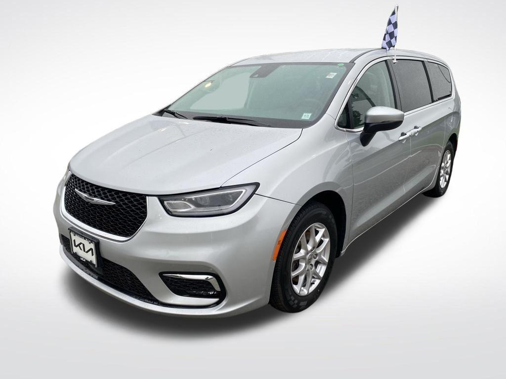 used 2023 Chrysler Pacifica car, priced at $20,615