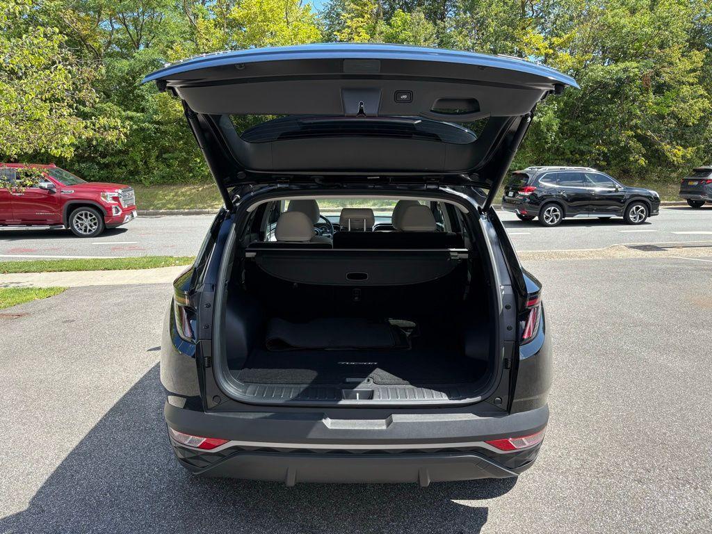 used 2024 Hyundai TUCSON Hybrid car, priced at $27,246