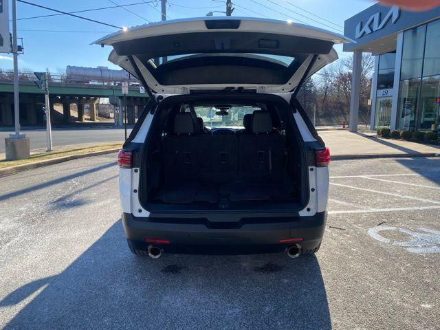used 2022 Chevrolet Traverse car, priced at $22,500