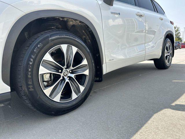used 2021 Toyota Highlander Hybrid car, priced at $25,000