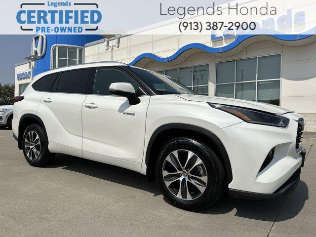 used 2021 Toyota Highlander Hybrid car, priced at $25,000