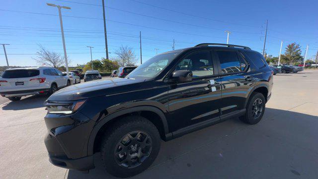 new 2025 Honda Pilot car, priced at $47,895