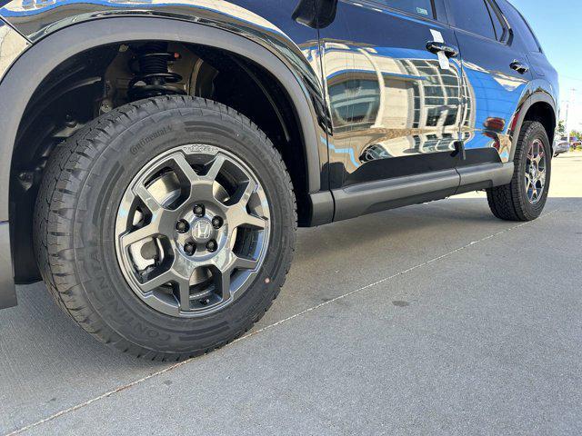 new 2025 Honda Pilot car, priced at $47,895