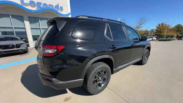 new 2025 Honda Pilot car, priced at $47,895