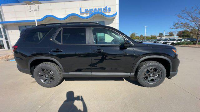 new 2025 Honda Pilot car, priced at $47,895
