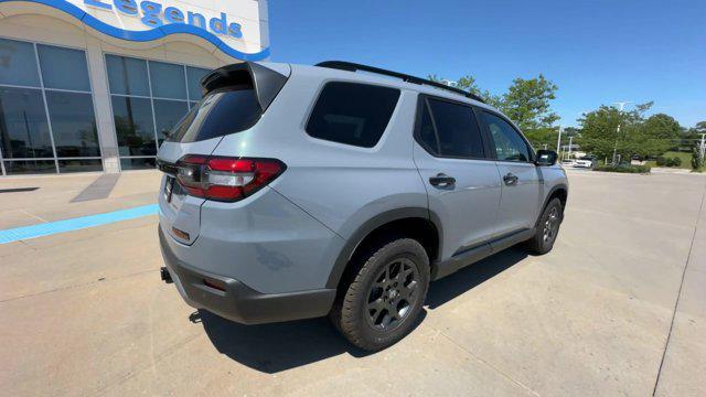new 2025 Honda Pilot car, priced at $48,850