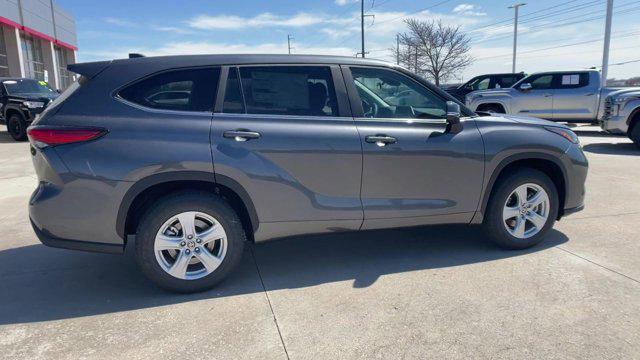 used 2023 Toyota Highlander car, priced at $35,000