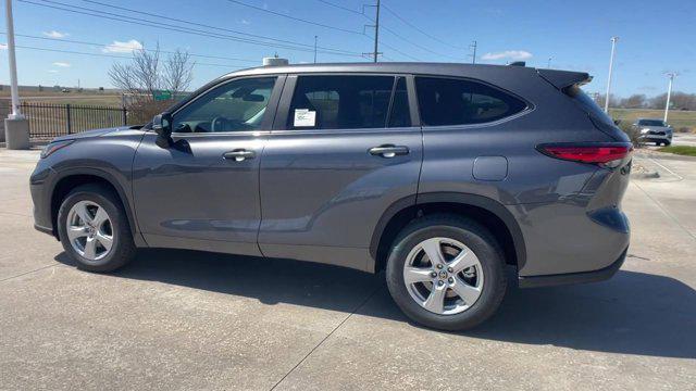 used 2023 Toyota Highlander car, priced at $35,000