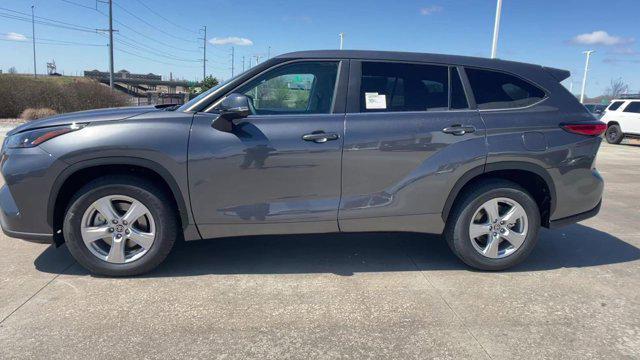 used 2023 Toyota Highlander car, priced at $35,000