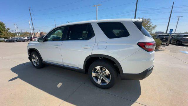 new 2025 Honda Pilot car, priced at $45,023