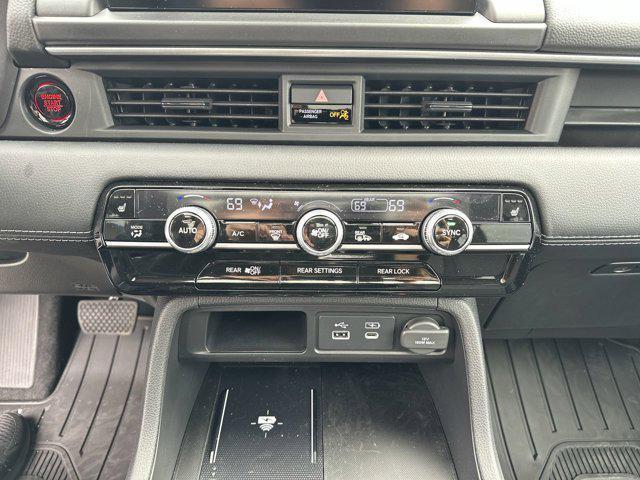 new 2025 Honda Pilot car, priced at $49,780